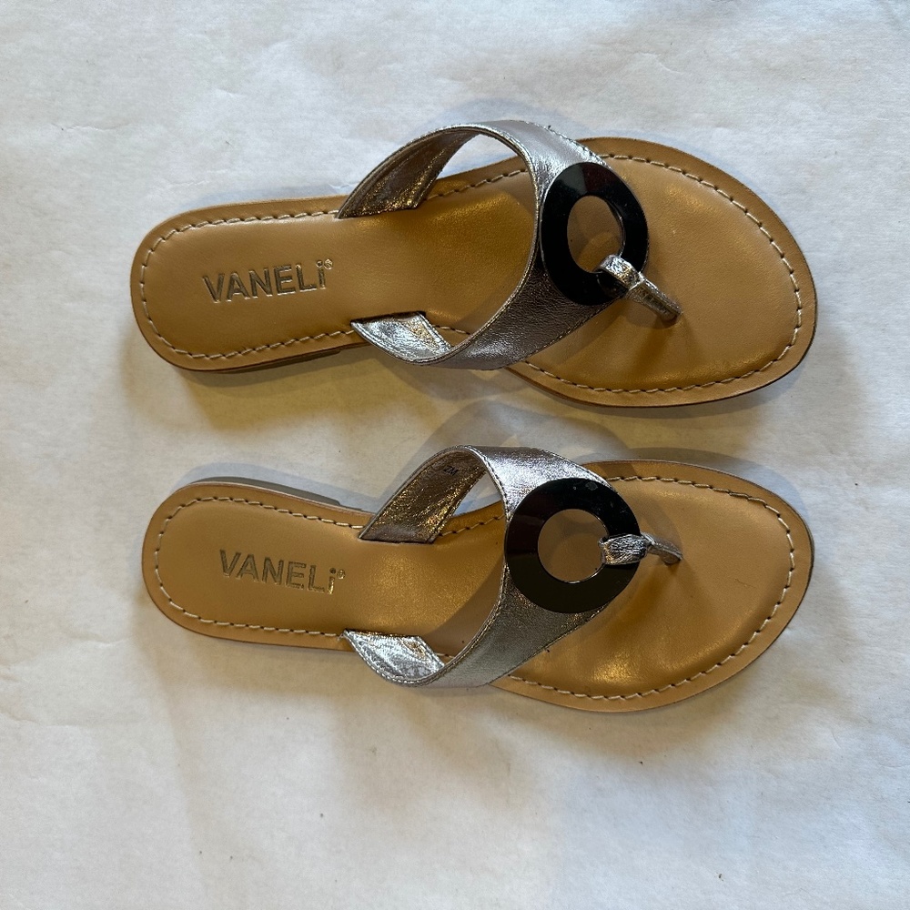 Vaneli Isabelle Pewter Nappa Size 7 Thong sandal. Like new!
